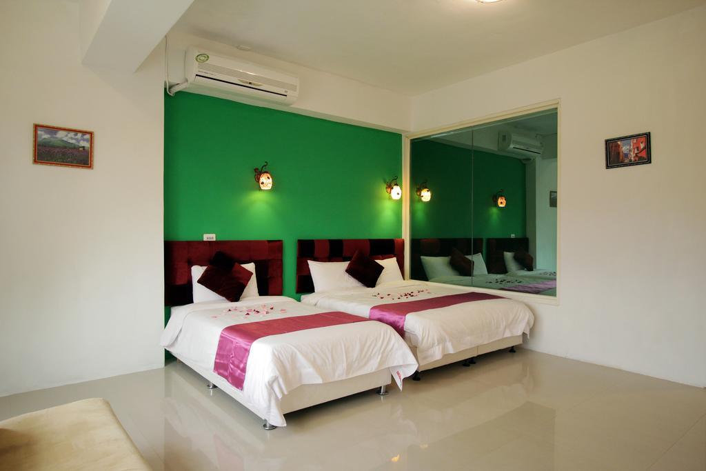 Rainbowtown Hotel Hualien City Room photo